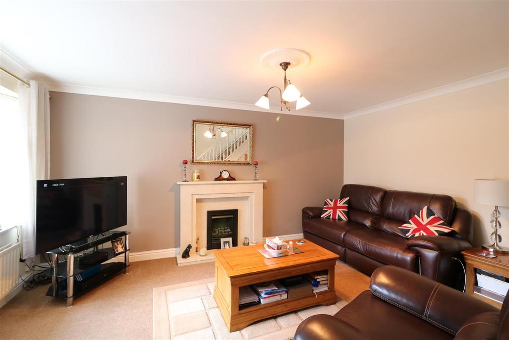 Dunsford Avenue, Milton, Stoke on Trent 3 bed semidetached house £160,000