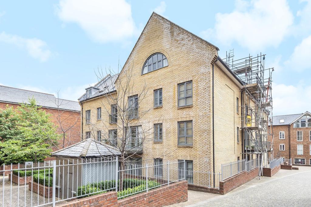 Coopers Yard, Hitchin, SG5 2 bed flat £1,000 pcm (£231 pw)