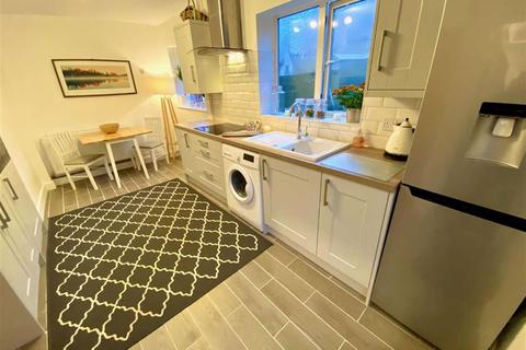 12 Adgil Crescent, Halifax, HX3 9SD