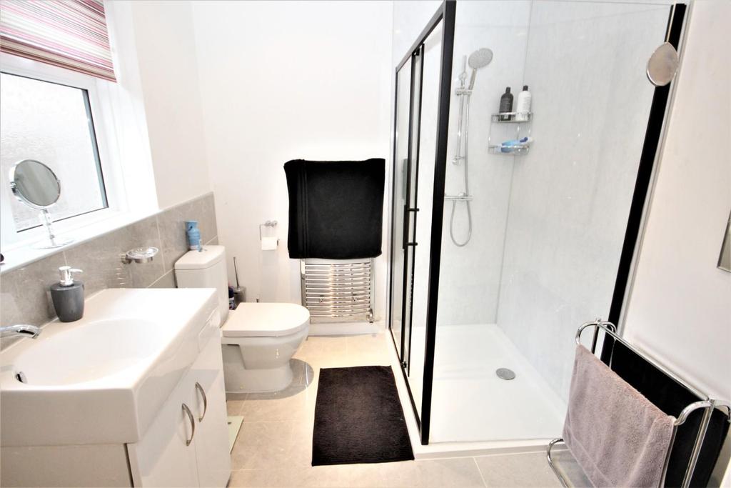En-suite shower room/WC