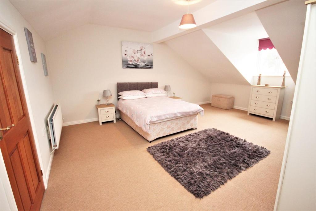 Bedrooom 2