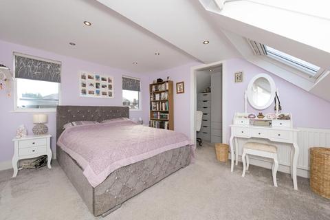 18b Carters Road, Epsom, KT17 4NE