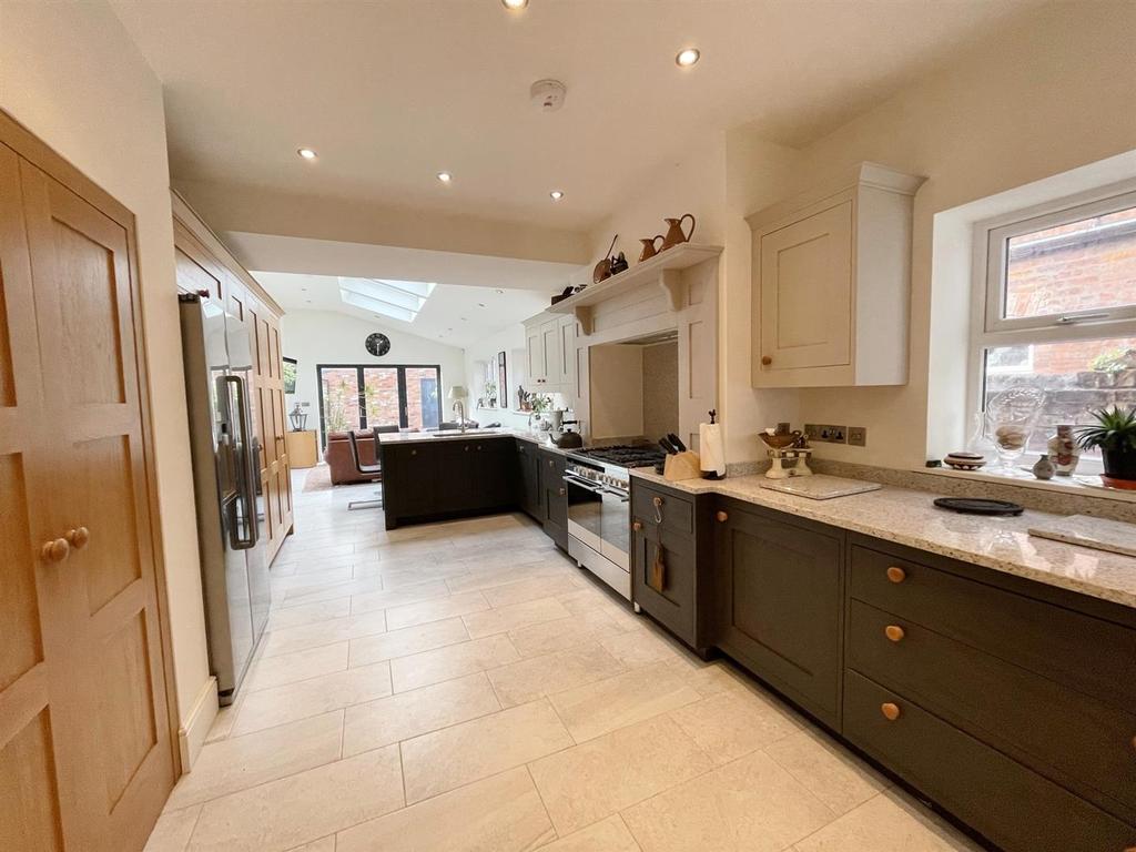 Open plan living/dining kitchen