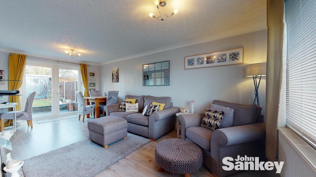 Dove Croft, New Ollerton, Newark 3 bed semidetached house £135,000