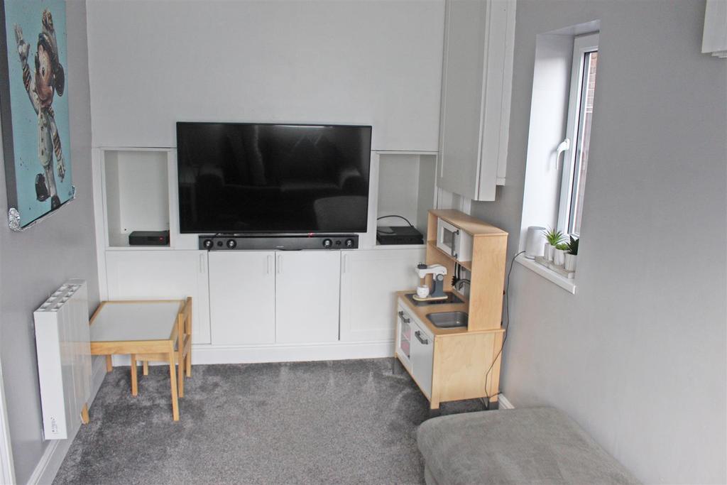 Sitting room / bedroom 4