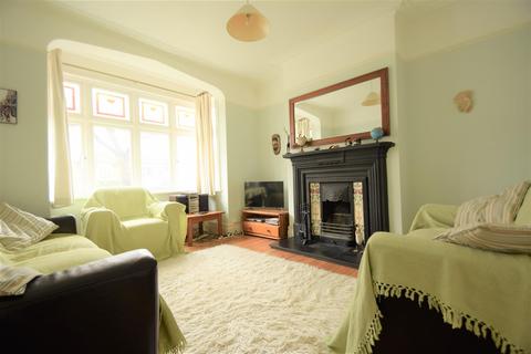 5 Hampden Road, Beckenham, BR3 4HD
