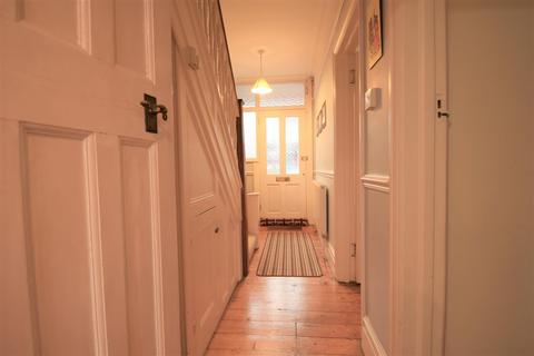 5 Hampden Road, Beckenham, BR3 4HD