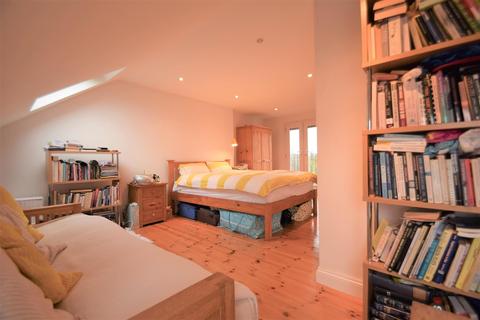 5 Hampden Road, Beckenham, BR3 4HD