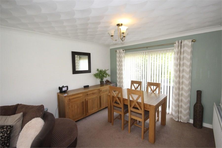 Walkers Lane, Penketh, Warrington, WA5 4 bed detached house £1,100 pcm (£254 pw)