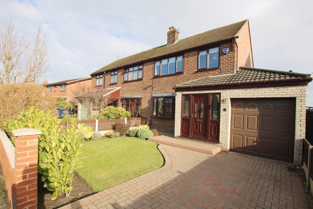 Dam Lane, Woolston, Warrington, WA1 3 bed semidetached house £230,000