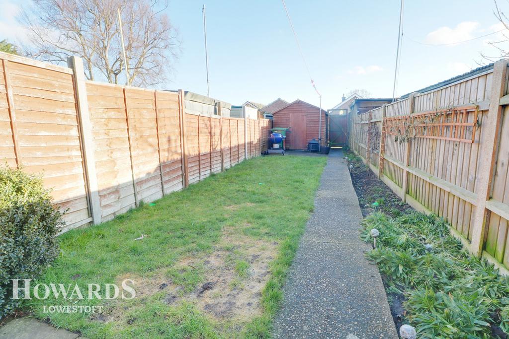 Fir Lane, Lowestoft 3 bed terraced house £150,000
