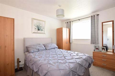 59 Armoury Drive, Gravesend, DA12 1LZ