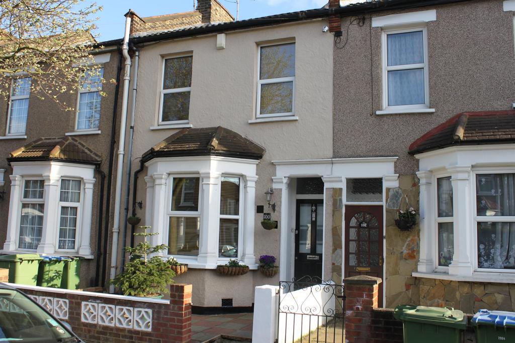 Abbey Grove, Abbey Wood, London, SE2 9EP 3 bed terraced house £1,400