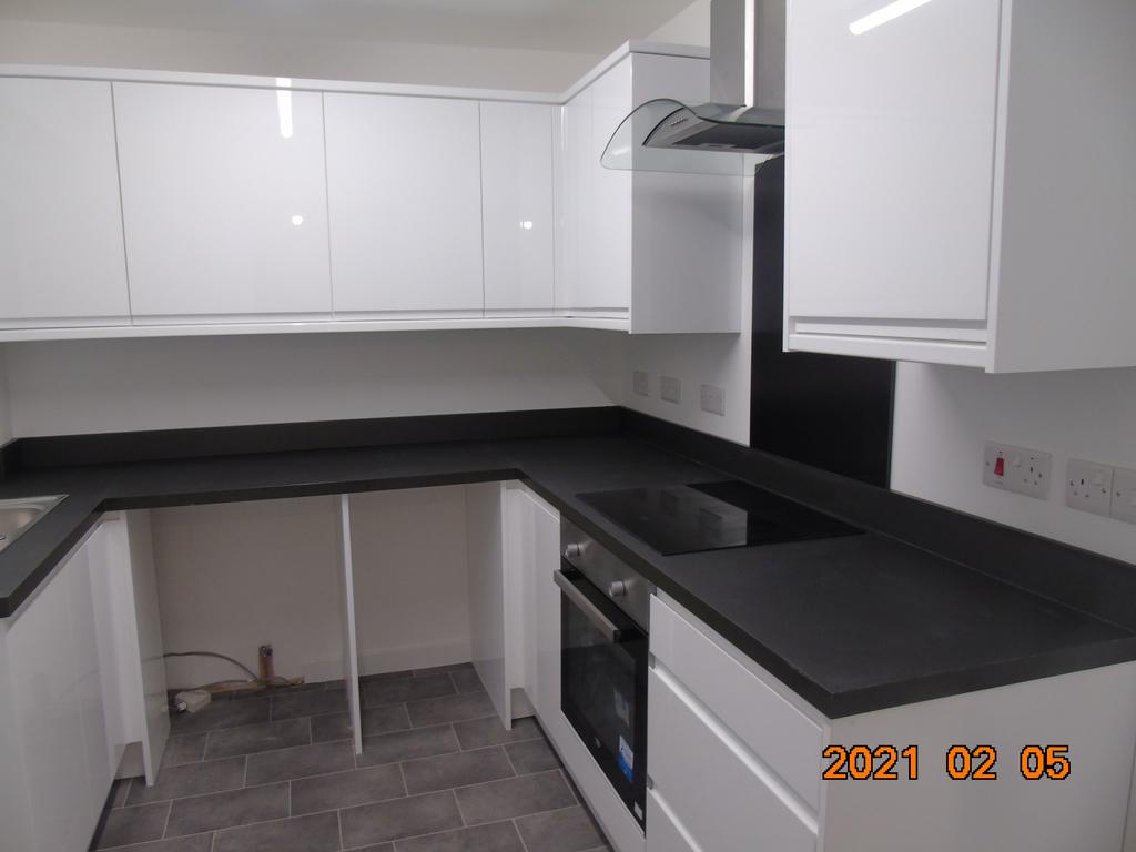 Neuk Crescent, Houston PA6 2 bed semidetached house £750 pcm (£173 pw)