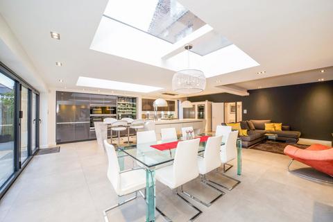 2 Linkside, New Malden, KT3 4LA