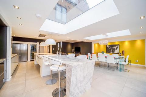 2 Linkside, New Malden, KT3 4LA