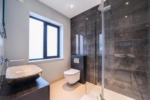 2 Linkside, New Malden, KT3 4LA