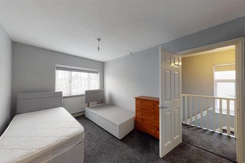 7 Marina Crescent, Skipton, BD23 1TR