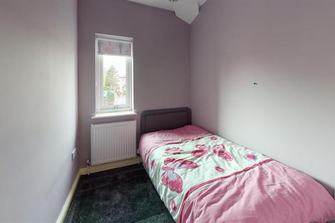 7 Marina Crescent, Skipton, BD23 1TR