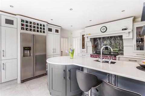 10 Parklands, Oxted, RH8 9DP