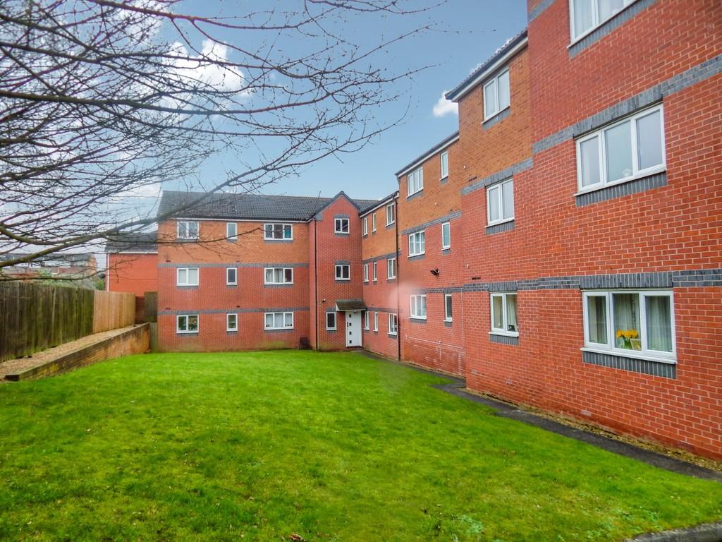 Peel Heights, Peel Drive, Tamworth 2 bed apartment £695 pcm (£160 pw)