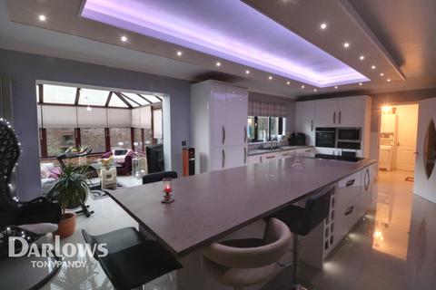 3 Pleasant Heights, Porth, CF39 0LZ