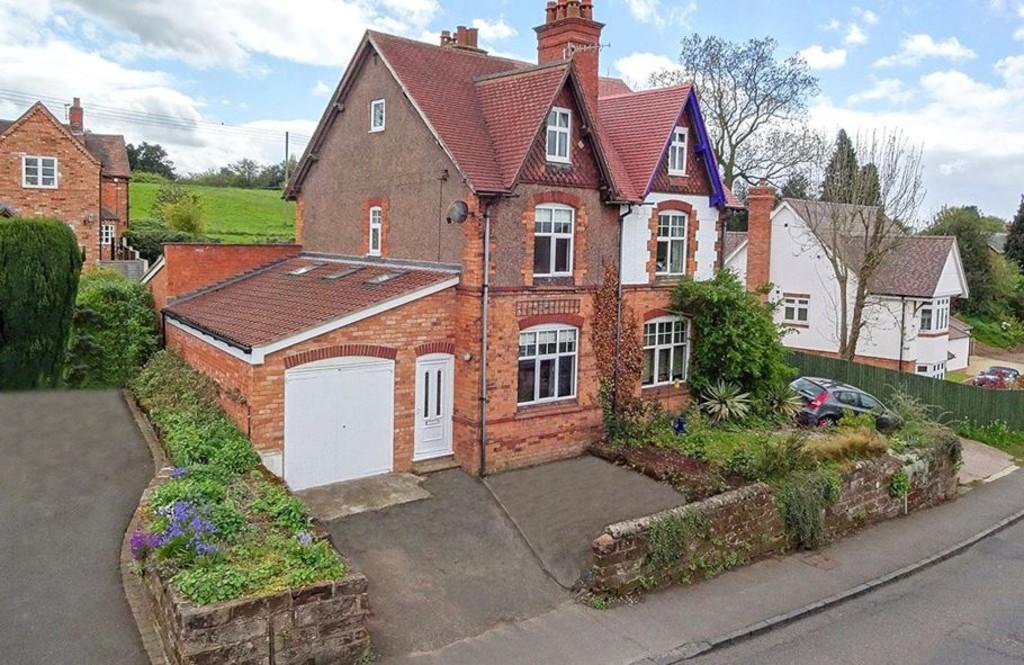 Finstall Road, Finstall, Bromsgrove, B60 3DB 3 bed semidetached house