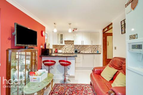 15 Bloomhall Road, London, SE19 1JH