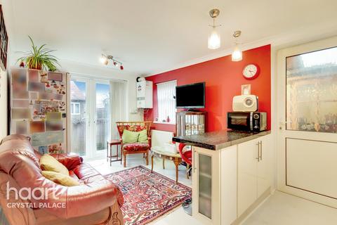15 Bloomhall Road, London, SE19 1JH