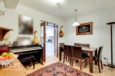 15 Bloomhall Road, London, SE19 1JH