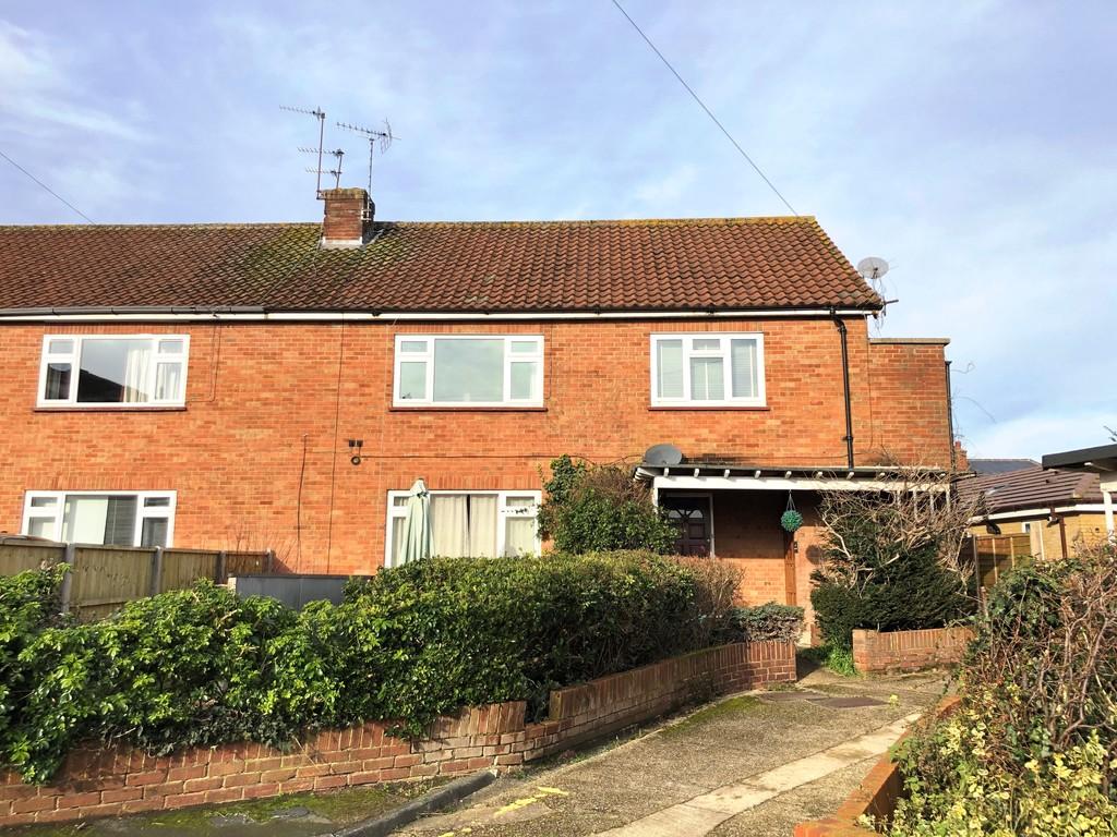 Amesbury Close, Epping, CM16 2 bed flat £250,000