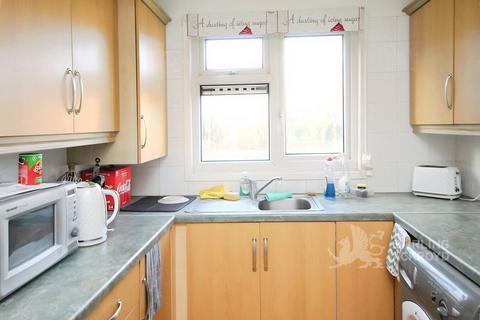 3 bedroom apartment to rent, Park Barn Drive, Guildford, Surrey, GU2