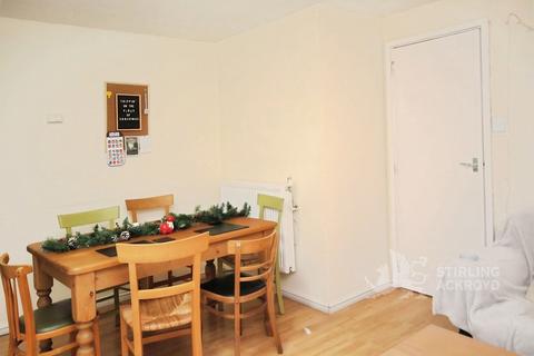 3 bedroom apartment to rent, Park Barn Drive, Guildford, Surrey, GU2