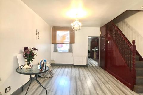 5 bedroom terraced house to rent, Featherstone Road , Southall UB2