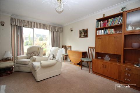 12 Chatsworth Close, Borehamwood, WD6 1UE