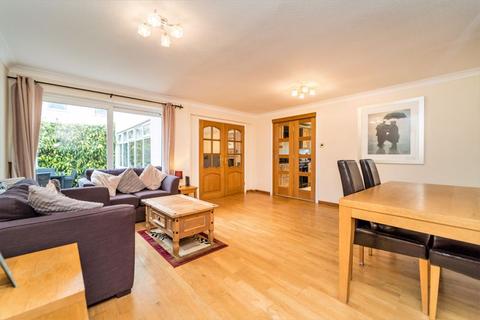 9 Dippons Drive, Tettenhall Wood, Wolverhampton, WV6 8HJ