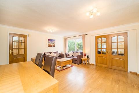 9 Dippons Drive, Tettenhall Wood, Wolverhampton, WV6 8HJ