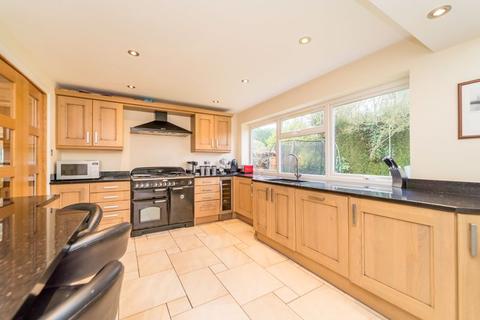 9 Dippons Drive, Tettenhall Wood, Wolverhampton, WV6 8HJ