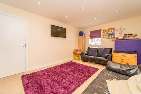9 Dippons Drive, Tettenhall Wood, Wolverhampton, WV6 8HJ