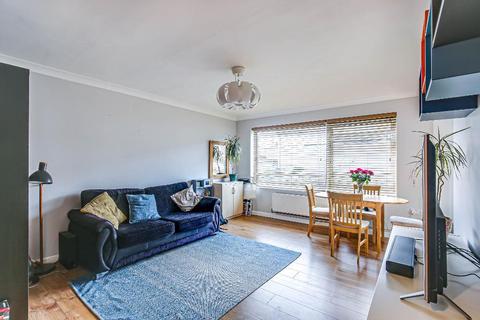 17 Dane Road, Warlingham, CR6 9NP