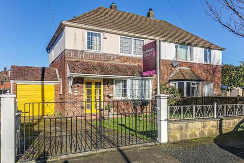 2 Attwood Close, South Croydon, CR2 9EN