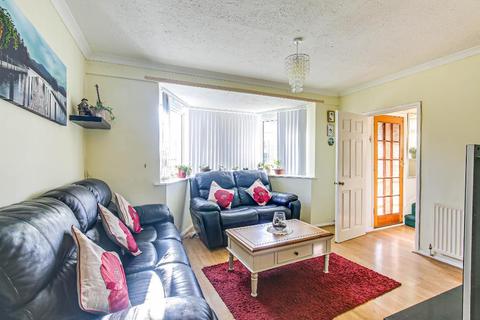 2 Attwood Close, South Croydon, CR2 9EN