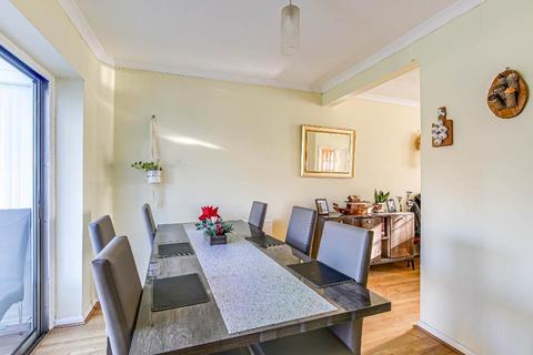 2 Attwood Close, South Croydon, CR2 9EN