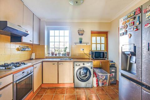 2 Attwood Close, South Croydon, CR2 9EN