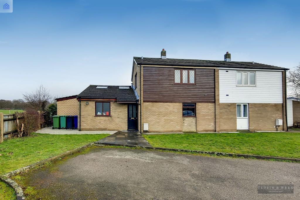 Warren Farm, Windmill Lane, Southall... 4 bed semidetached house £