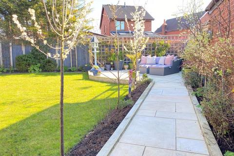 3 Avebury Close, Lowton, Warrington, WA3 2TU