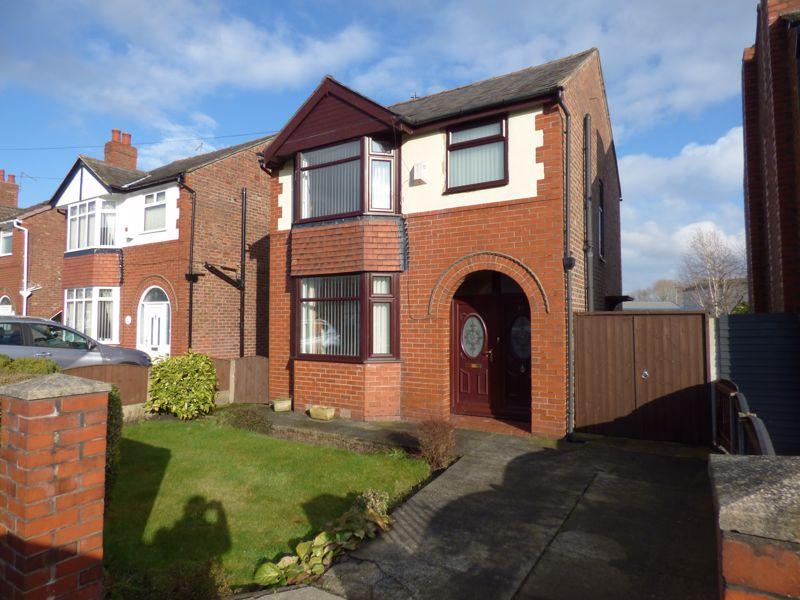 Heath Road, Penketh, WA5 2BU 3 bed detached house £220,000