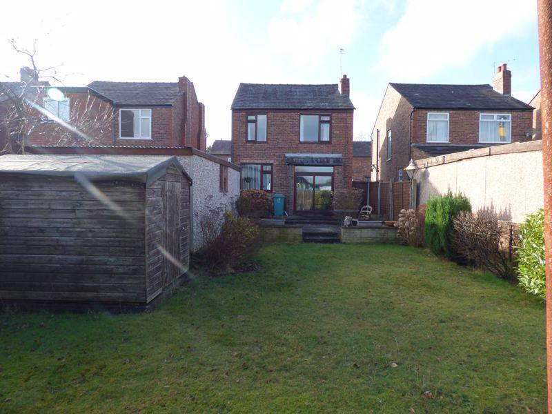 Heath Road, Penketh, WA5 2BU 3 bed detached house £220,000