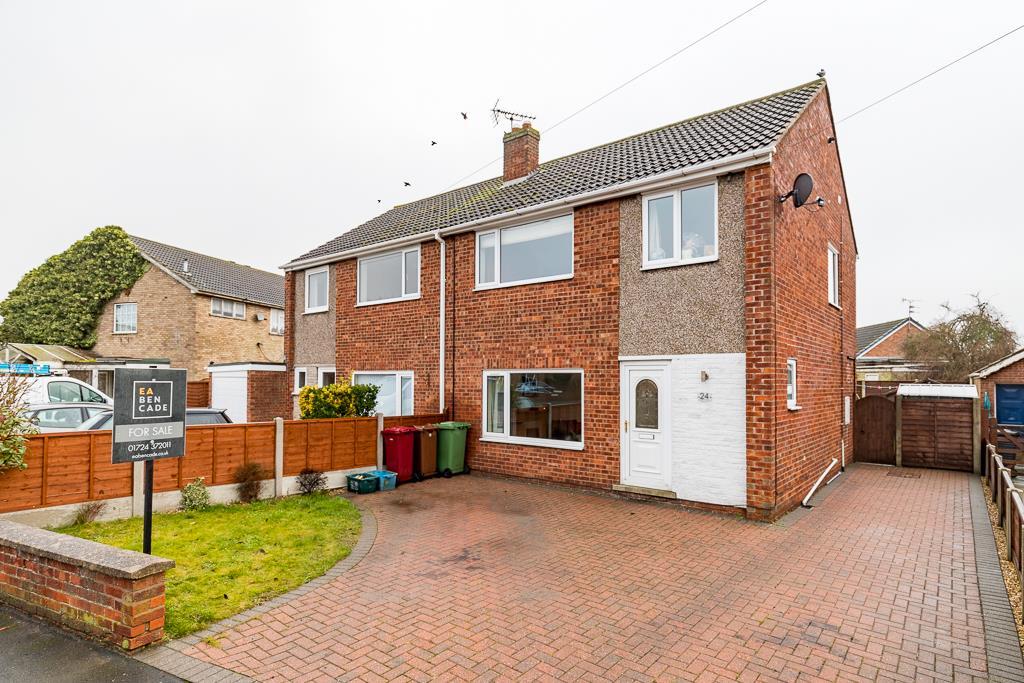 Aysgarth Avenue, Messingham, Scunthorpe 3 bed semidetached house £