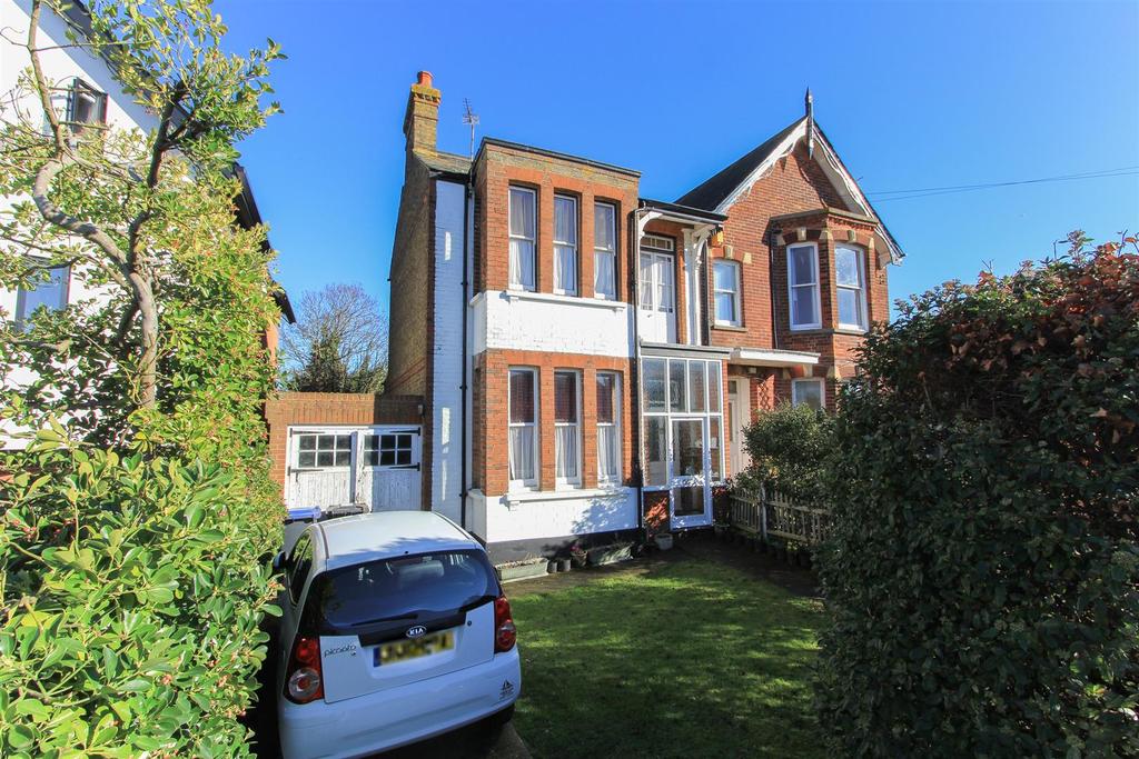 Castle Road, Tankerton, Whitstable 3 bed semidetached house £450,000